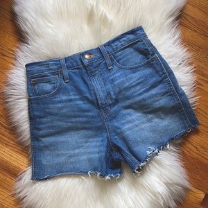 Madewell the perfect Jean shorts size 25